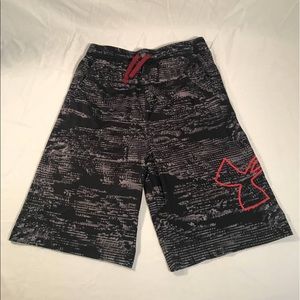 Kids’ Under Armour Large Logo Graphic Patterned Shorts Size XL
